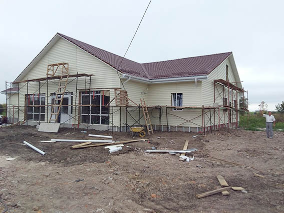 На будівництві нової Здовбицької АЗПСМ.